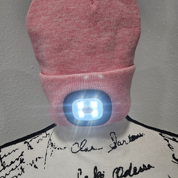 Night Scope women's pink beanie - Picture 2 of 4